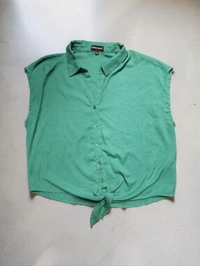 MODERN WORKS Green Tie-Front Sleeveless Button Top. Size L. Excellent Condition!